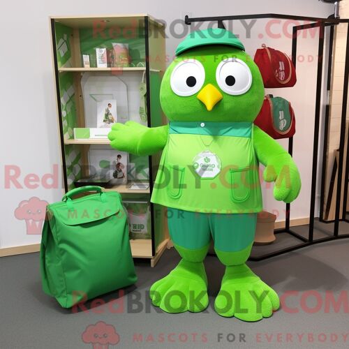 Personnage De Costume De Mascotte Redbrokoly De Hibou Vert Habillé D Une Chemise Henley Et De Sacs Fourre-Tout