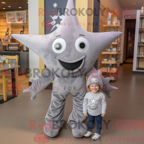 Costume Mascotte Redbrokoly D Étoile De Mer Grise Personnage Habillé D Un Jean Maman Et D Une Écharpe