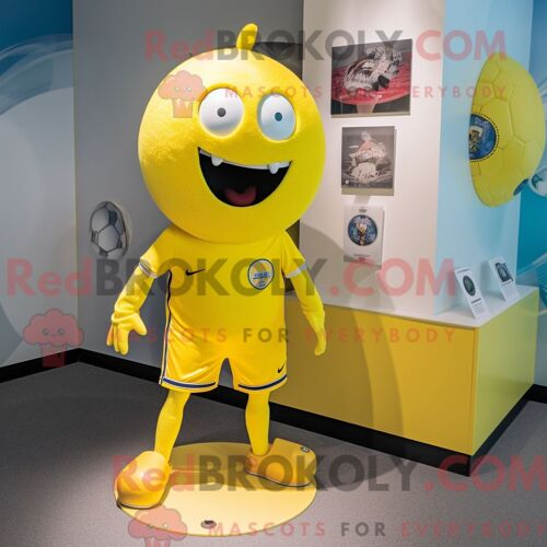 Costume Mascotte Redbrokoly De Triceratops Doré Personnage Habillé Avec Un Jean Skinny Et Des Gants