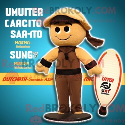 Personnage De Costume De Mascotte Redbrokoly De Planche De Surf Beige Habillé Avec Un Maillot De Bain Une Pièce Et Des Casquettes