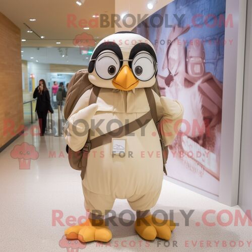 Mascotte Redbrokoly De Pingouin Beige Habillé Avec Une Robe Droite Et Des Sacs À Dos
