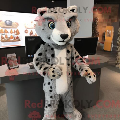 Costume De Mascotte Redbrokoly De Guépard Gris Personnage Habillé Avec Un Sweat À Capuche Et Des Chapeaux