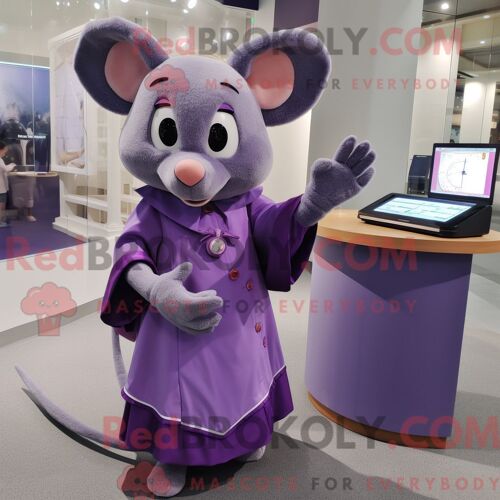 Costume Mascotte Redbrokoly De Souris Violette Habillé Avec Une Robe Et Des Montres