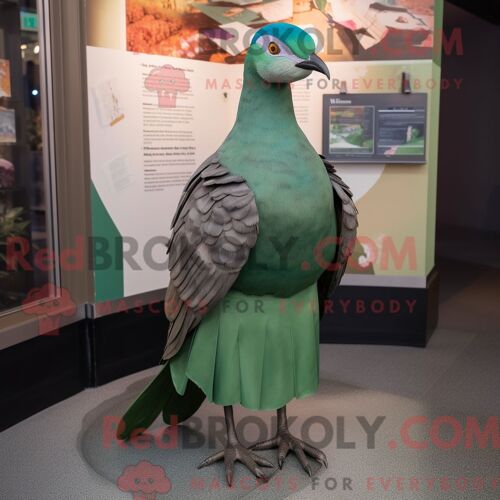 Mascotte Redbrokoly De Pigeon Voyageur Blanc Personnage Costumé Habillé D Un Imperméable Et De Montres Intelligentes