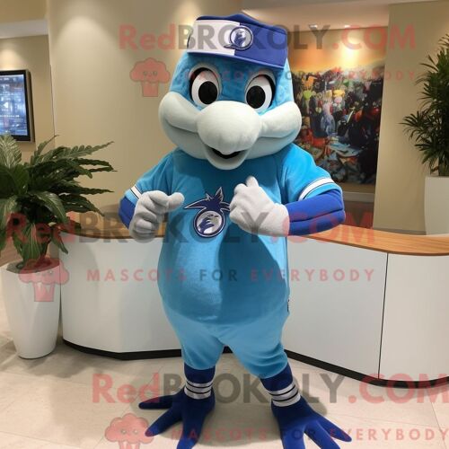 Costume De Mascotte Redbrokoly De Geai Bleu Lavande Habillé D Un Rash Guard Et De Montres-Bracelets