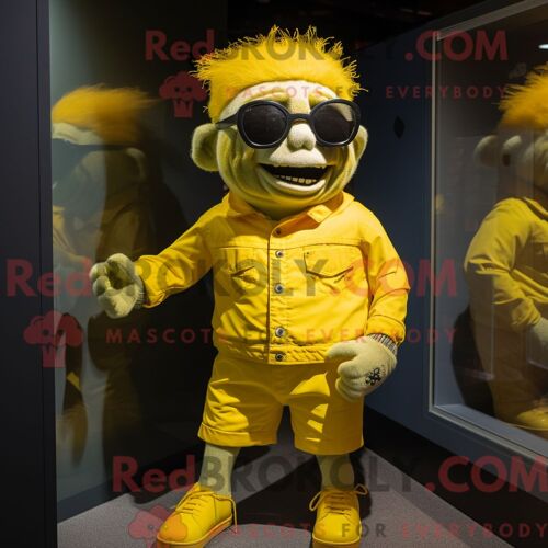 Mascotte Redbrokoly De Monstre De Frankenstein Jaune Personnage Costumé Habillé D Une Combishort Et De Lunettes De Soleil