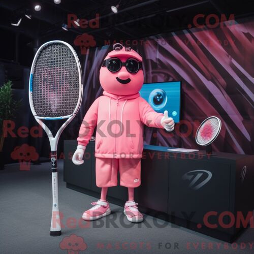 Personnage Mascotte Redbrokoly De Raquette De Tennis Rose Habillé Avec Un T-Shirt À Manches Longues Et Des Montres Numériques