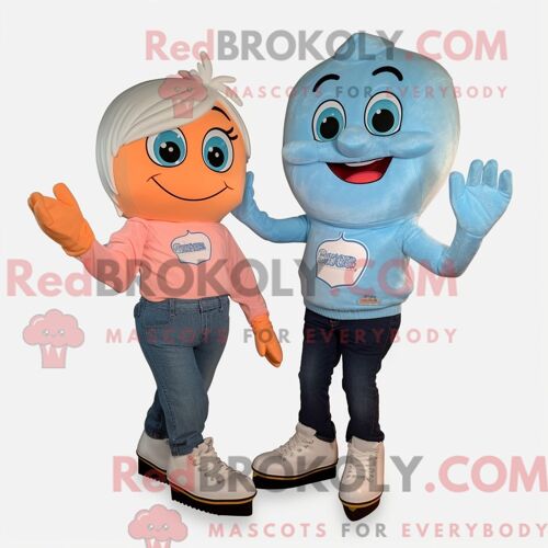 Costume De Mascotte Redbrokoly De Paire De Patins À Glace Peach Habillé Avec Un Jean Boyfriend Et Des Coussinets De Pied
