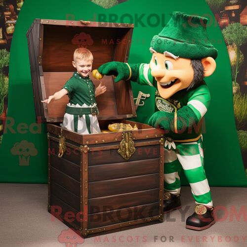 Costume De Mascotte Redbrokoly De Coffre Au Trésor Vert Forêt Habillé Avec Une Chemise De Rugby Et Des Montres