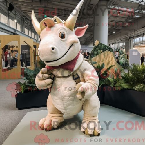 Costume Mascotte Redbrokoly De Triceratops Crème Personnage Habillé D Une Combishort Et De Lacets De Chaussures