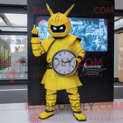 Costume De Mascotte Redbrokoly De Samouraï Jaune Citron Habillé D Un Pull Et De Montres Numériques