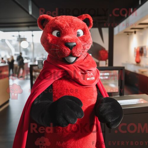 Costume De Mascotte Redbrokoly De Panthère Rouge Habillé D Un T-Shirt Henley Et De Châles