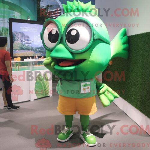 Costume Mascotte Redbrokoly De Poisson Rouge Vert Habillé D Un Débardeur Et De Lunettes