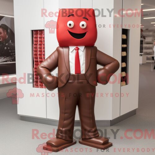 Personnage De Costume De Mascotte Redbrokoly De Barre De Chocolat Rouge Habillé D Un Pantalon De Costume Et De Bretelles