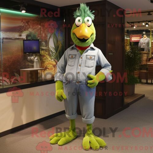 Costume Mascotte Redbrokoly De Poulet Olive Personnage Habillé Avec Un Jean Et Des Broches