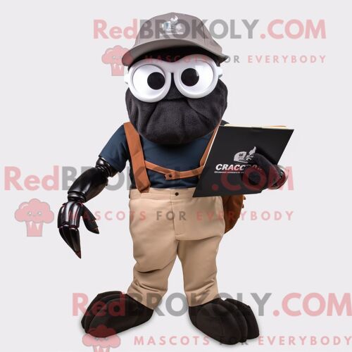 Costume De Mascotte Redbrokoly De Crabe Ermite Noir Habillé D Un Pantalon Cargo Et De Lunettes De Lecture