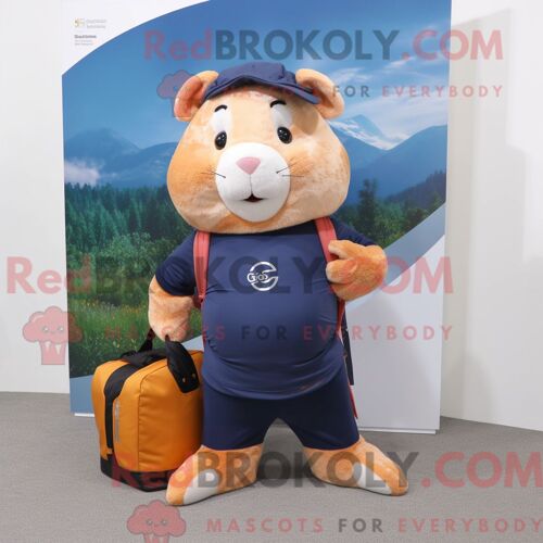 Costume De Mascotte Redbrokoly De Cochon D Inde De La Marine Personnage Habillé D Un Pantalon De Yoga Et De Sacs Messager