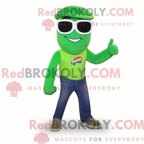Personnage Mascotte Redbrokoly De Juggle Vert Habillé Avec Un Jean Bootcut Et Des Lunettes De Soleil