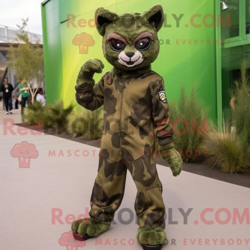 Costume Mascotte Redbrokoly De Lynx Olive Habillé D Une Combinaison Et De Coussinets De Pieds