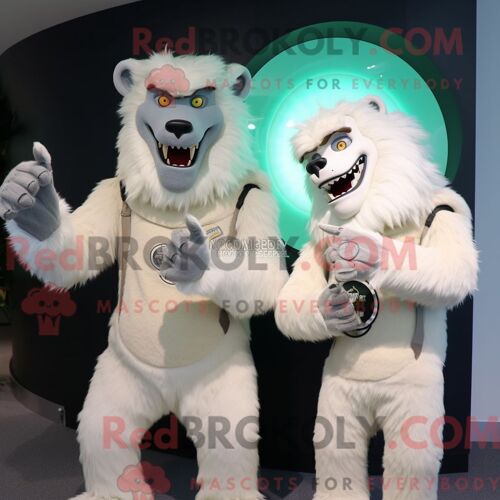 Costume Mascotte Redbrokoly De Loup-Garou Crème Personnage Habillé D Un Col Roulé Et De Montres Numériques