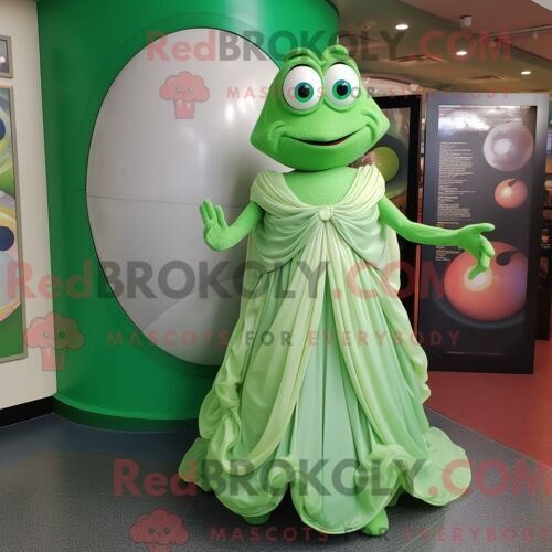 Personnage De Costume De Mascotte Redbrokoly De Gyro Vert Habillé D Une Robe De Bal Et D Enveloppements