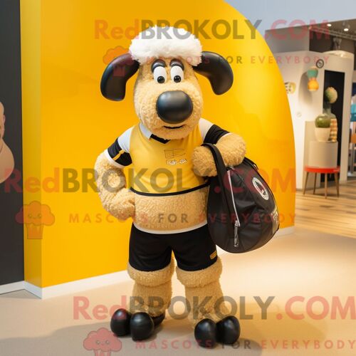 Costume De Mascotte Redbrokoly De Yak Argenté Habillé D Un Pantalon Cargo Et De Sacs Fourre-Tout