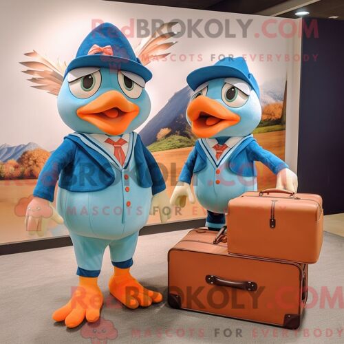 Costume De Mascotte Redbrokoly De Peach Blue Jay Habillé Avec Un T-Shirt À Col En V Et Des Porte-Documents