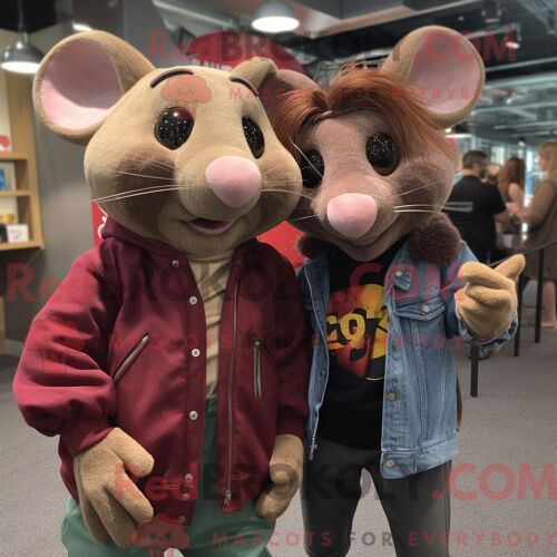 Personnage De Costume De Mascotte Redbrokoly De Rat Maroon Habillé Avec Un Jean Boyfriend Et Des Écharpes