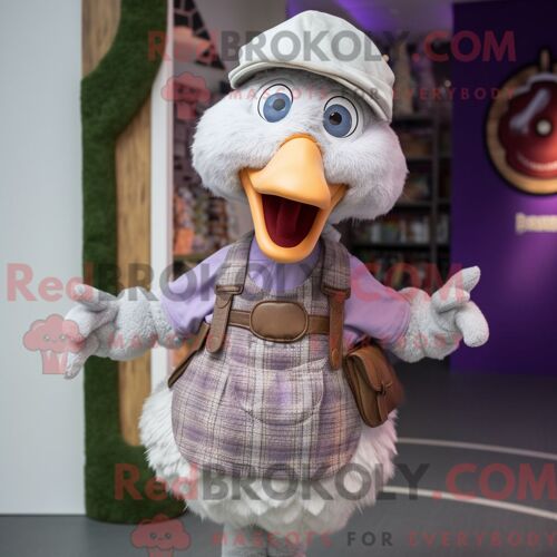 Costume De Mascotte Redbrokoly De Dinde Lavande Personnage Habillé D Une Combishort Et De Bretelles