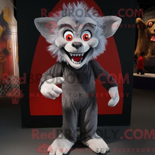 Costume De Mascotte Redbrokoly De Vampire Gris Habillé D Un Pantalon En Velours Côtelé Et De Coussinets De Pieds