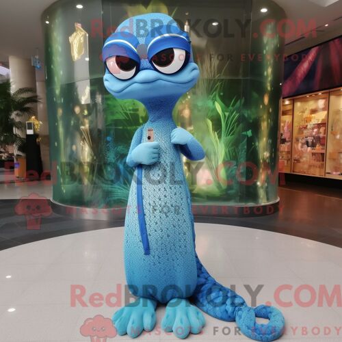 Costume De Mascotte Redbrokoly De Serpent Bleu Ciel Habillé D Une Robe De Soirée Et De Lunettes