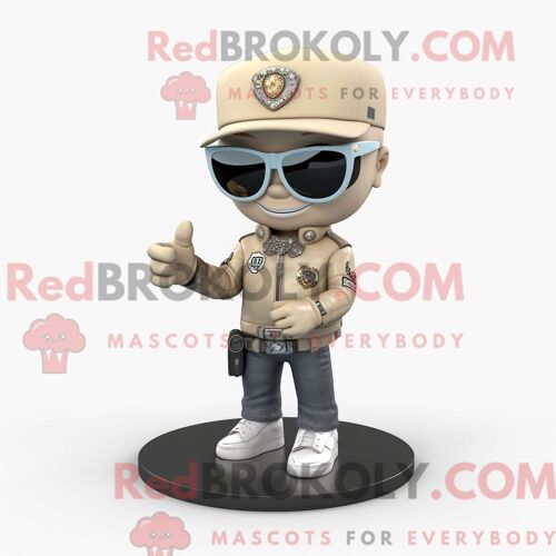 Personnage Mascotte Redbrokoly Du Cimetière De Lavande Habillé D Un Col Roulé Et De Porte-Clés