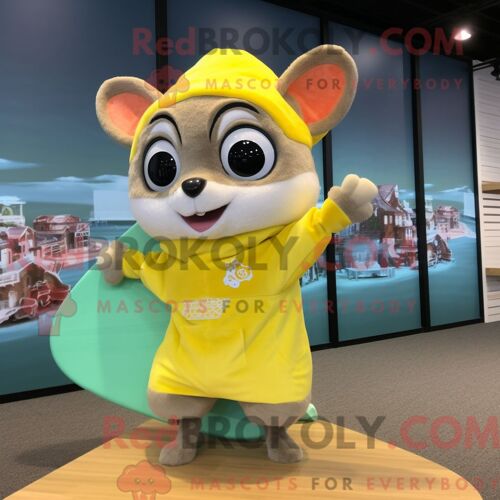 Costume De Mascotte Redbrokoly D Écureuil Volant Jaune Citron Habillé Avec Un Short Et Des Mitaines