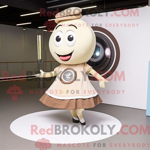 Mascotte Redbrokoly De Personnage Beige Moussaka Habillé Avec Une Jupe Circulaire Et Des Montres