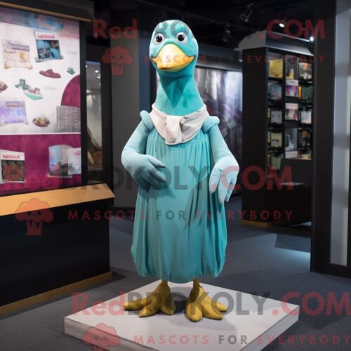 Costume De Mascotte Redbrokoly De Poulet Bleu Sarcelle Habillé Avec Une Robe Taille Empire Et Des Foulards