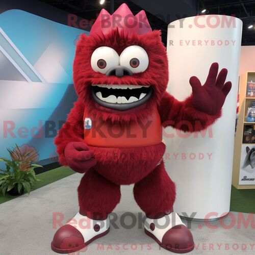 Costume Mascotte Redbrokoly De Cyclope Marron Habillé Avec Un Bermuda Et Des Gants
