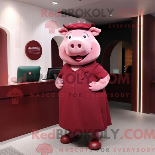 Costume De Mascotte Redbrokoly De Cochon Marron Habillé Avec Une Robe Droite Et Des Pochettes
