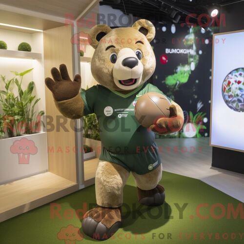 Costume De Mascotte Redbrokoly D Ours Olive Habillé D Un Maillot De Rugby Et De Montres Intelligentes