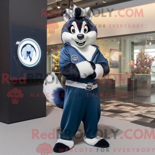 Costume De Mascotte Redbrokoly De Skunk Bleu Marine Habillé D Un T-Shirt À Manches Longues Et De Montres-Bracelets