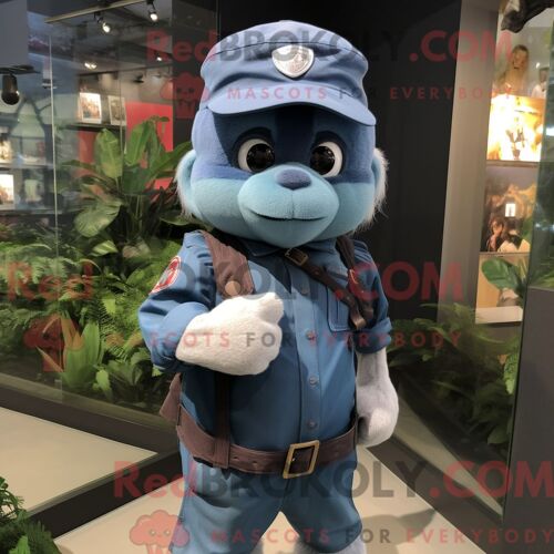Costume Mascotte Redbrokoly De Commando Personnage Habillé D Un Short En Jean Et De Bonnets