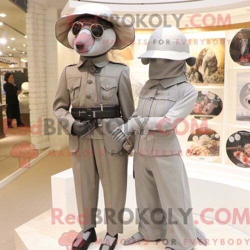 Costume De Mascotte Redbrokoly Du Service Aérien Spécial Argenté Personnage Habillé D Une Robe Taille Empire Et D Épinglettes