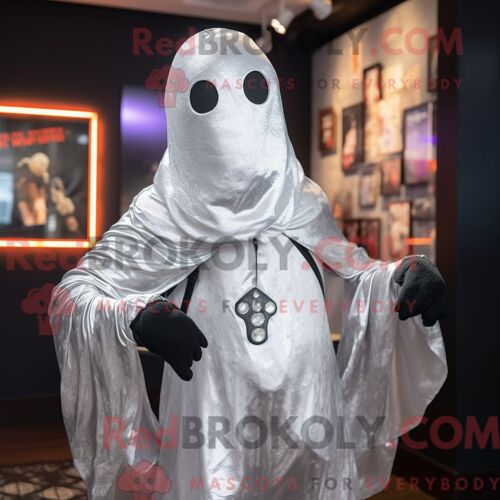 Costume De Mascotte Redbrokoly Silver Ghost Habillé Avec Une Veste En Cuir Et Des Foulards