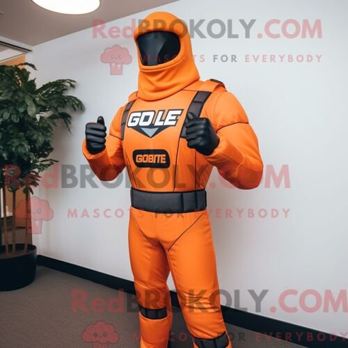 Costume De Mascotte Redbrokoly De Béluga Doré Personnage Habillé D Un Jean Bootcut Et D Épingles À Chapeau