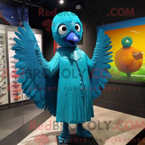 Costume Mascotte Redbrokoly De Paon Turquoise Habillé D Un Imperméable Et De Gants