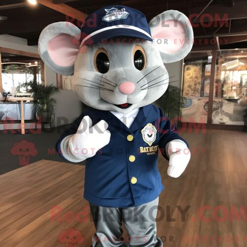 Costume De Mascotte Redbrokoly De Souris Marine Personnage Habillé D Un Jean Boyfriend Et D Épingles À Chapeau