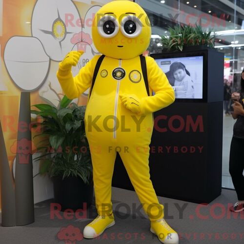 Costume Mascotte Redbrokoly D Ordinateur Rose Personnage Habillé D Un Smoking Et De Pinces À Cheveux