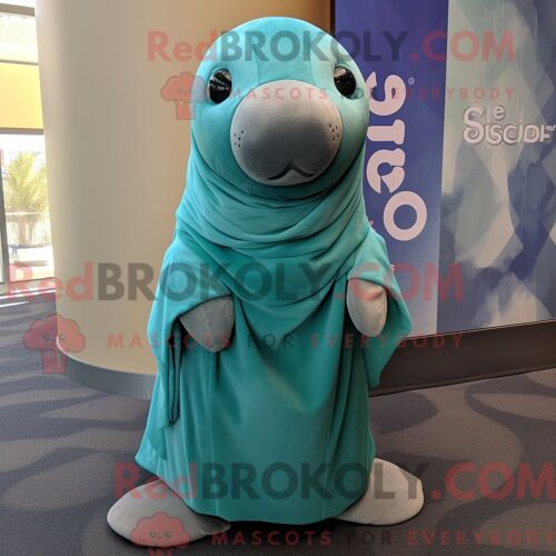 Costume De Mascotte Redbrokoly De Vache De Mer De Stellar Bleu Sarcelle Habillé Avec Une Robe Droite Et Des Foulards