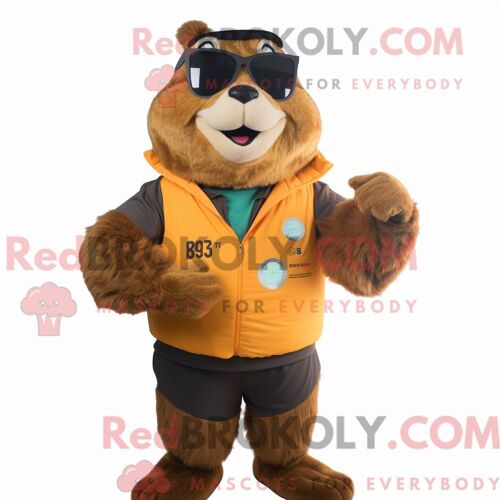 Costume Mascotte Redbrokoly De Marmotte Marron Habillé D Un Col Roulé Et De Montres Numériques