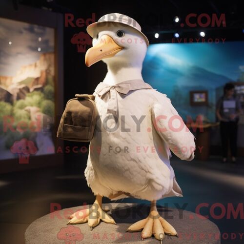Costume Mascotte Redbrokoly D Albatros Crème Personnage Habillé D Une Robe Et De Bérets