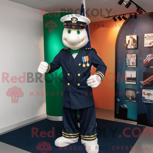 Costume De Mascotte Redbrokoly Du Drapeau Irlandais De La Marine Personnage Habillé D Un Col Roulé Et D Épingles À Cravate